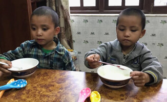 Rodziny z Piły pomagają nepalskim sierotom