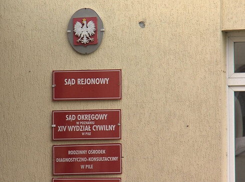 Łapówka za obronę pracy dyplomowej - grafika