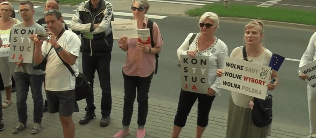 Protest przed pilskim Sądem Rejonowym