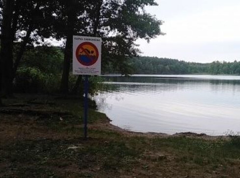 Zakaz kąpieli na jeziorze Leśnym w Stobnie - grafika