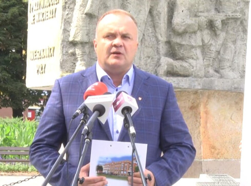 Święto Wojska Polskiego z polityką w tle? - grafika