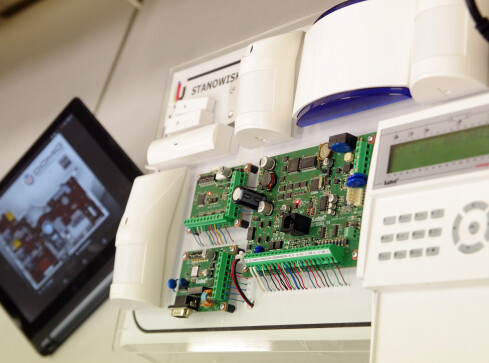 Roboty w świecie inżynierów - grafika