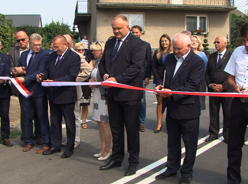 Przebudowana droga powiatowa za ponad 4 mln zł - grafika