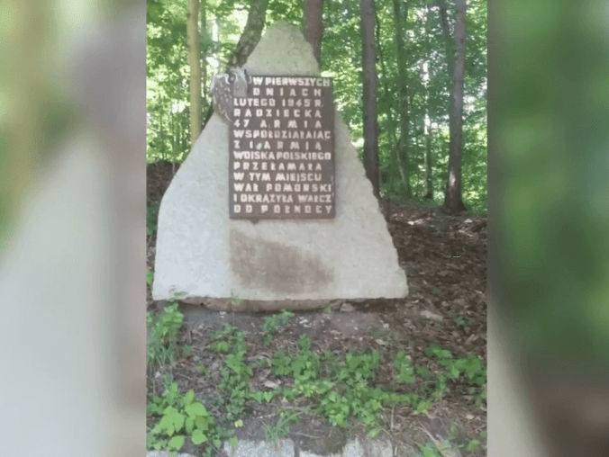 Kamień na Wale Pomorskim symbolem komunizmu - grafika