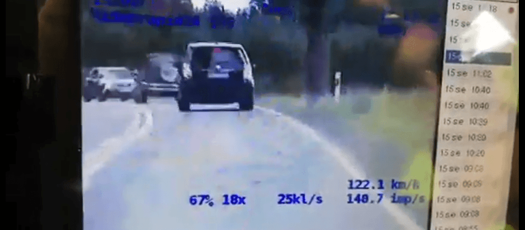 Odwrócił się do dziecka i doprowadził do czołówki