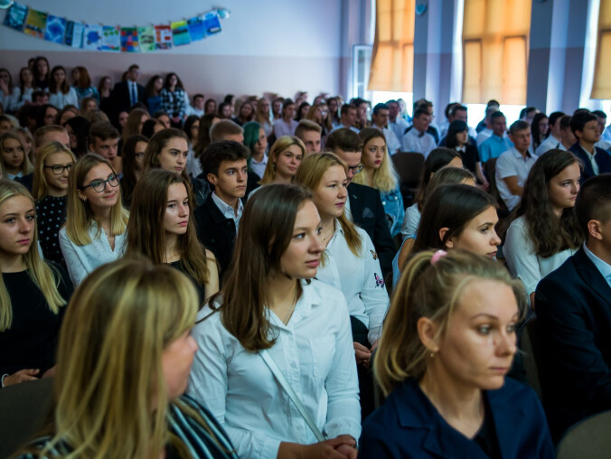 Ponad 4 tys. uczniów w szkołach ponadgimnazjalnych - grafika