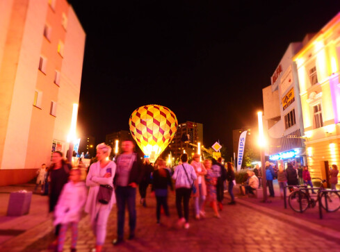 Trwa Festiwal Teatrów Światła. Dziś Plac Aniołów - grafika