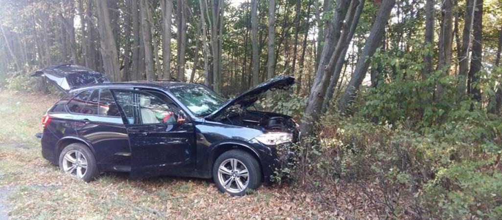 Rozbite BMW samo wysłało sygnał o wypadku