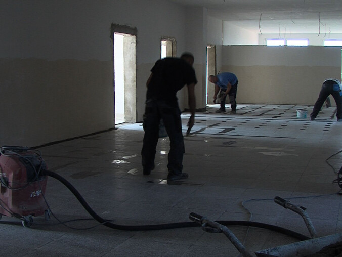 W Mirosławcu nadal trwa remont szkoły - grafika