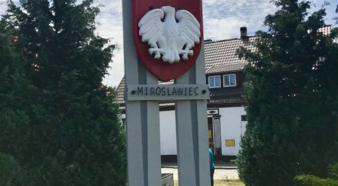 Miecze do rozbiórki. IPN uznał że to propagowanie komuny - grafika