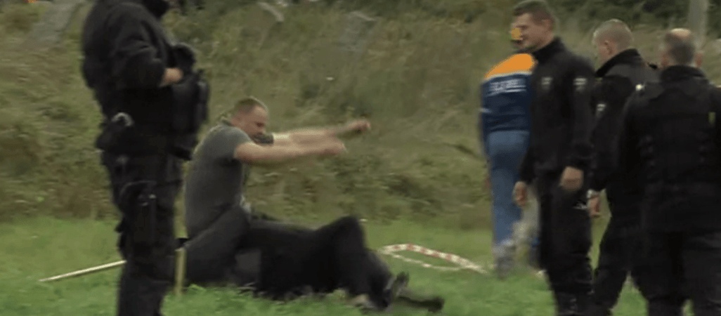 Bójka ochroniarzy z rolnikami. Poszło o słupy