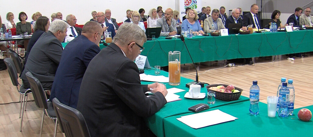 Zamieszanie z orderami podczas sesji Rady Powiatu