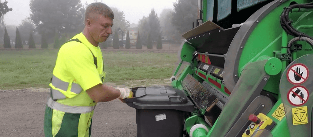 Tajemnice „Zawodowców”. Kto sprząta nasze śmieci?