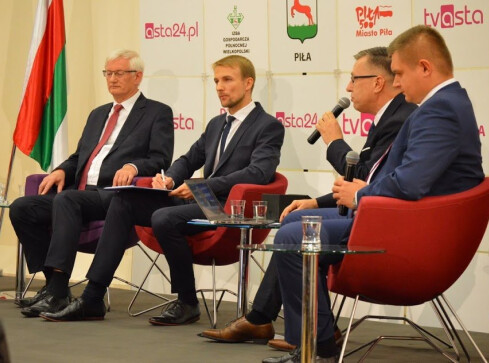 Debata kandydatów na prezydenta Piły - grafika
