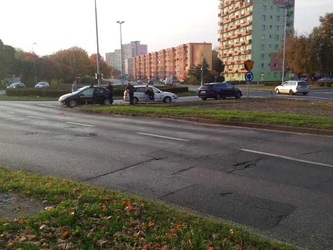 Kolizja na rondzie - grafika