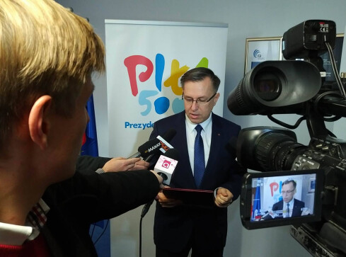 Piotr Głowski wygrywa w pierwszej turze? - grafika