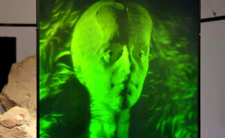 Rzeźba i hologram w pilskim BWA