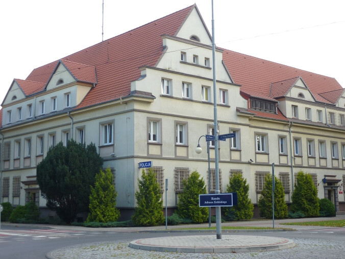 Nietrzeźwy uciekał z komendy policji - grafika