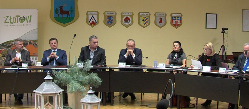 Radny niezaprzysiężony. Spóźnił się na sesję