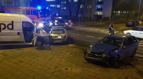 Trzy osoby ranne. Wypadek na skrzyżowaniu - grafika