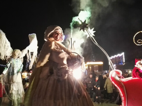 Parada Bożonarodzeniowa na pilskim jarmarku [ZDJĘCIA] - grafika
