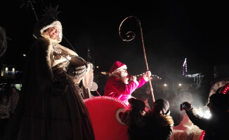 Parada Bożonarodzeniowa na pilskim jarmarku [ZDJĘCIA]