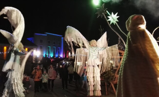 Parada Bożonarodzeniowa na pilskim jarmarku [ZDJĘCIA]