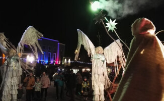 Parada Bożonarodzeniowa na pilskim jarmarku [ZDJĘCIA]