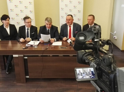 W Pile stanie fabryka oranżady. Działka już kupiona - grafika