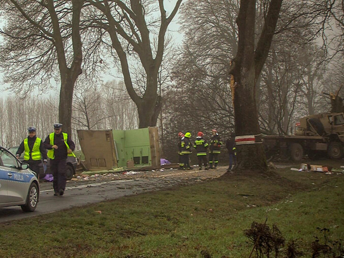 Żołnierze amerykańscy uderzyli w drzewo [VIDEO] - grafika