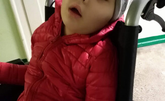 6-letniej Sarze życie możne uratować terapia w Meksyku