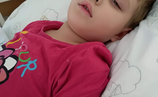 6-letniej Sarze życie możne uratować terapia w Meksyku