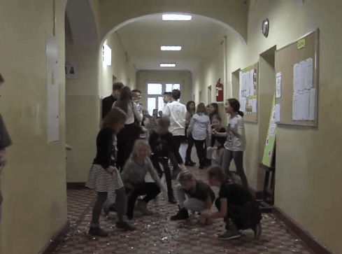 Zbierali nawet kamienie, by kupić radiowęzeł - grafika