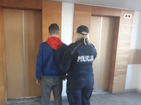 16-latkowie wywołali alarm bombowy w Invest Parku - grafika