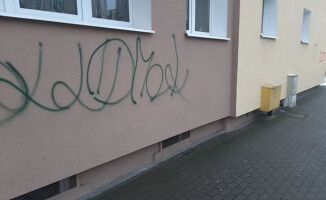 Wandale od trzech miesięcy sprejują miasto [GALERIA]