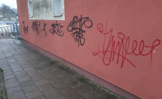 Wandale od trzech miesięcy sprejują miasto [GALERIA]