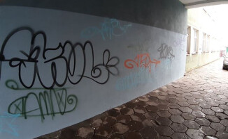 Wandale od trzech miesięcy sprejują miasto [GALERIA]