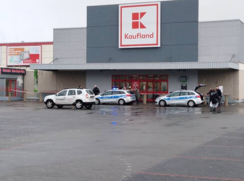 Market Kaufland ewakuowany. Informacja o bombie - grafika