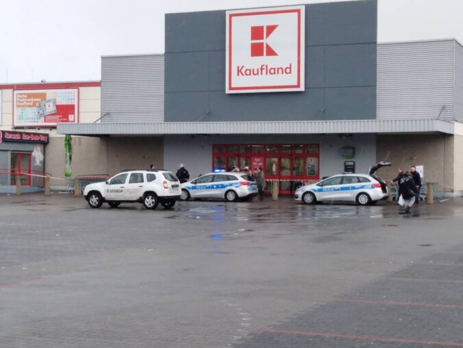 Market Kaufland ewakuowany. Informacja o bombie - grafika