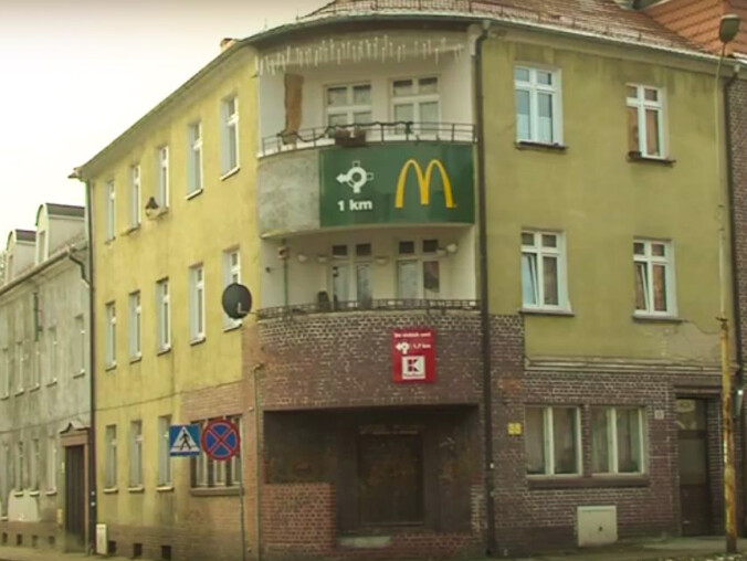 Odpadający tynk, pleśń, grzyb na ścianach i zalane piwnice - grafika