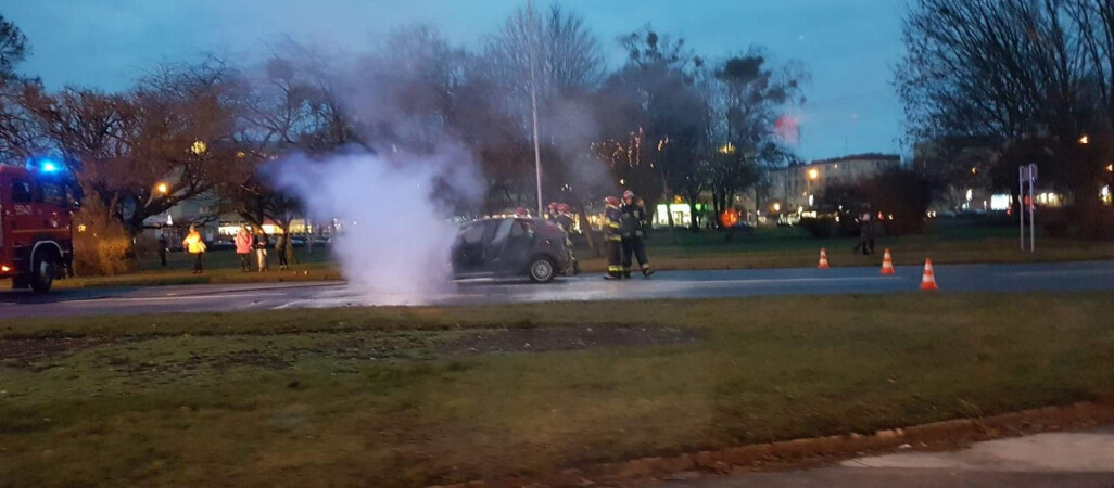 Auto spłonęło w centrum Piły