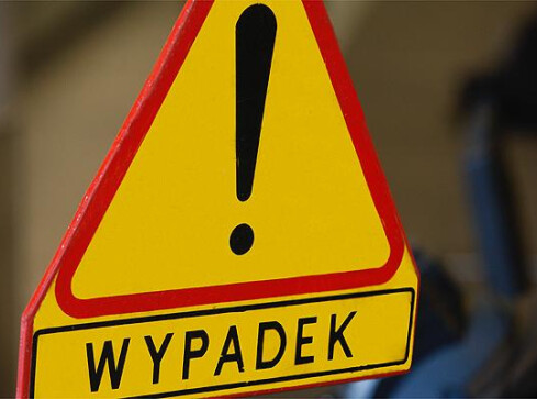Wypadek w gminie Łobżenica. Nie żyje 30-latek - grafika