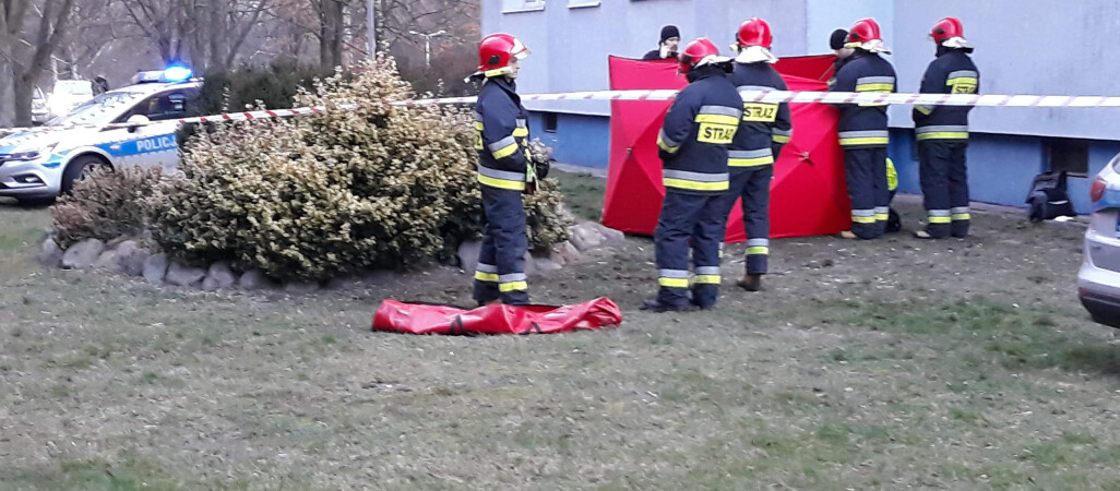 Tragedia w Pile. Mężczyzna wyskoczył z wieżowca