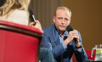 Piotr Adamczyk gościem Salonu Kulturalnego TV ASTA