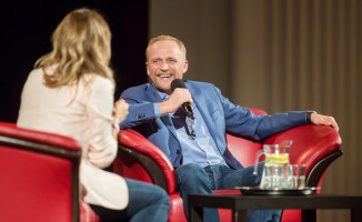 Piotr Adamczyk gościem Salonu Kulturalnego TV ASTA