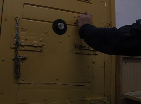 Wbił swojej babci w brzuch 20 centymetrowy nóż - grafika