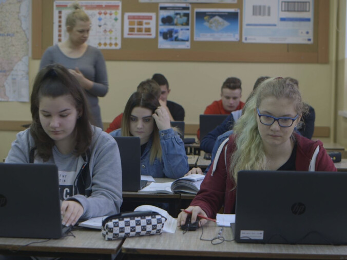 Staże i doposażanie szkół w Pile - grafika