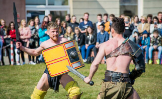 Gladiatorzy i barbarzyńcy pojawili się... w PWSZ
