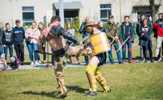 Gladiatorzy i barbarzyńcy pojawili się... w PWSZ