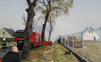 Niebezpieczny pożar. Spłonął tartak w Brzostowie